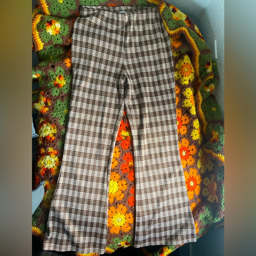 Cropped plaid pants with flared bottom